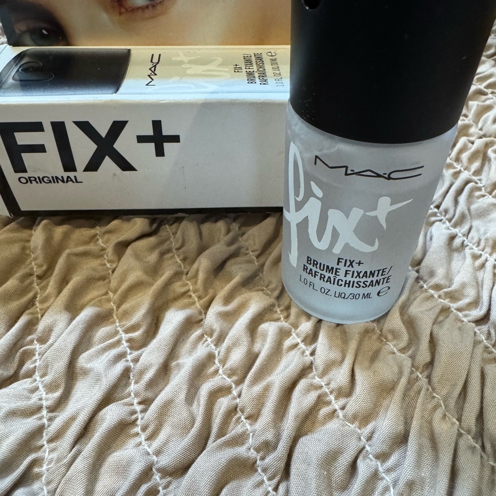 MAC Cosmetics Fix+ Setting Spray - Picture 3 of 3